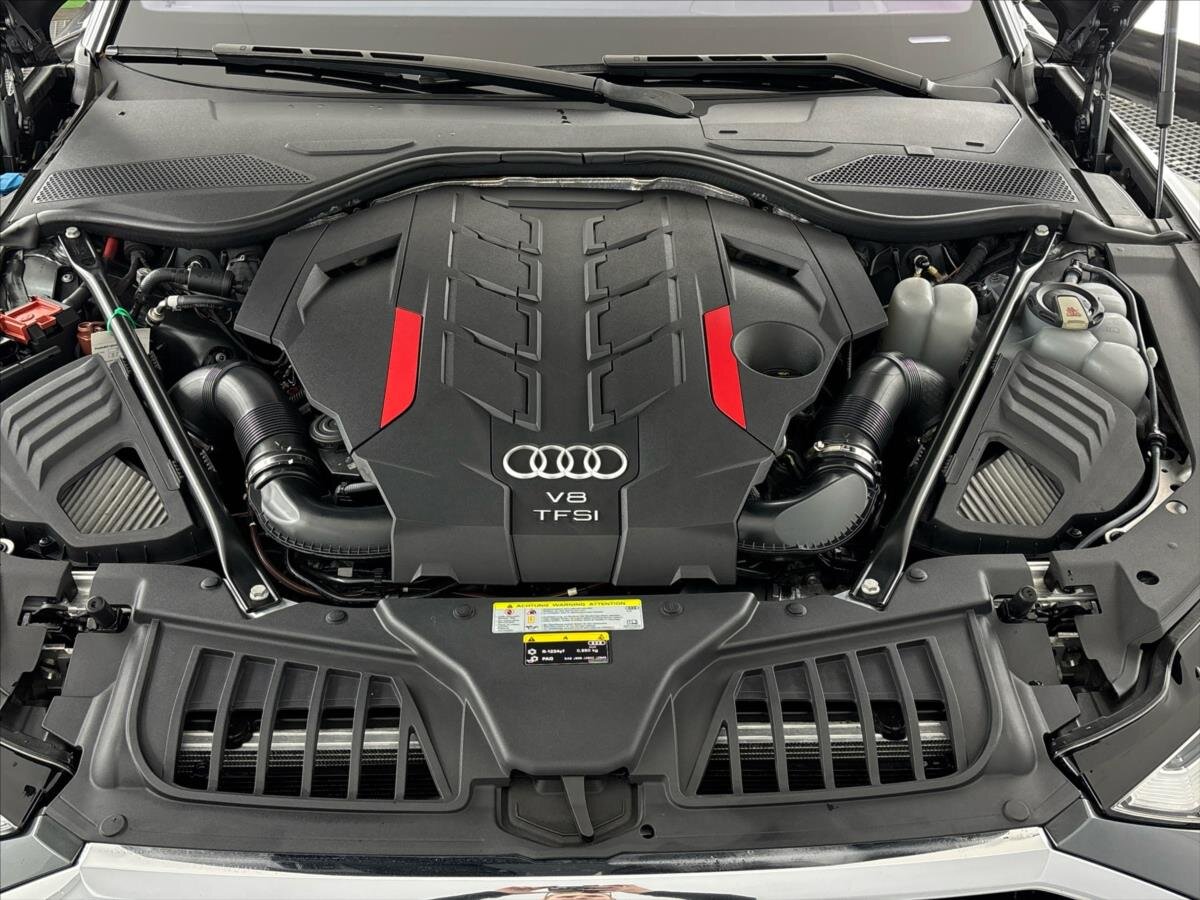 Audi S8 Sedan / Limuzína 4,0 l 420 kw