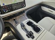 Lexus LM 350h 16
