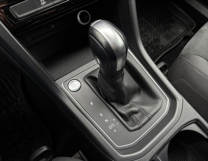 Volkswagen Touran MPV 1,5 l 110 kw