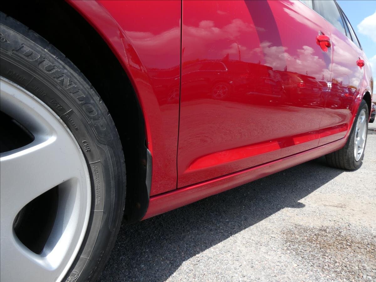 Volkswagen Golf Kombi 1,6 l 77 kw