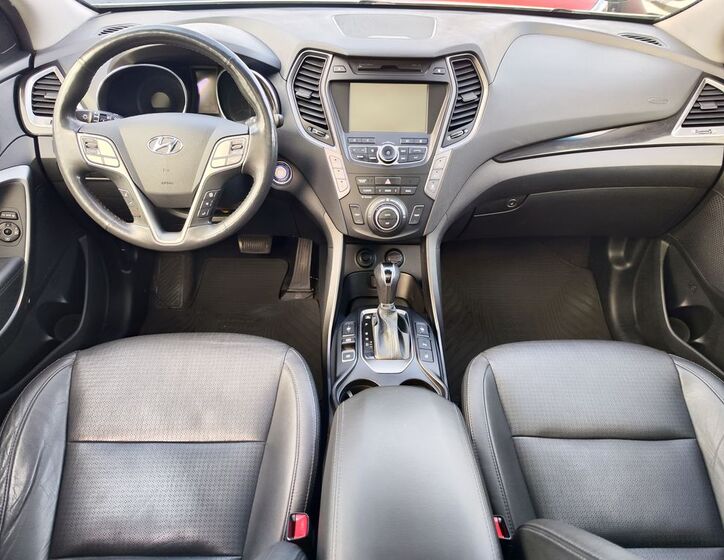 Hyundai Grand Santa Fe 19