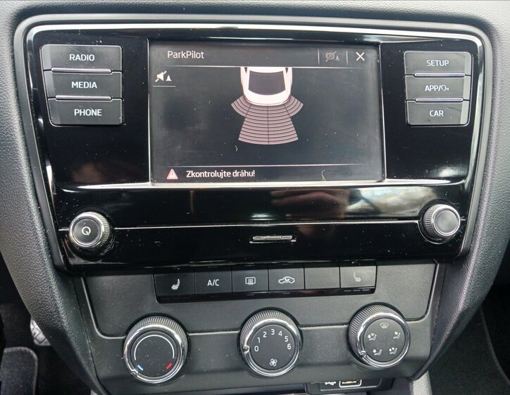 Škoda Octavia Sedan / Limuzína 1,6 l 85 kw