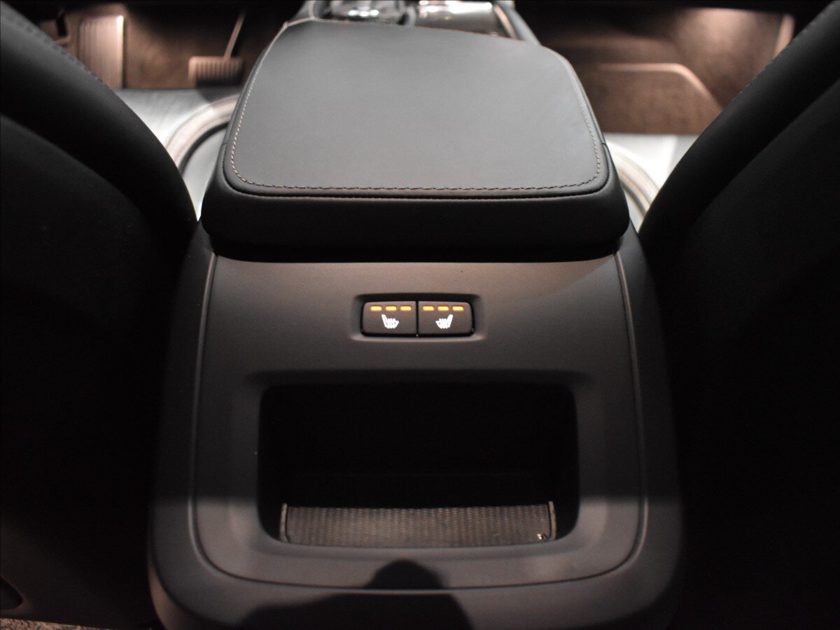 Volvo S90 Sedan / Limuzína 2,0 l 228 kw