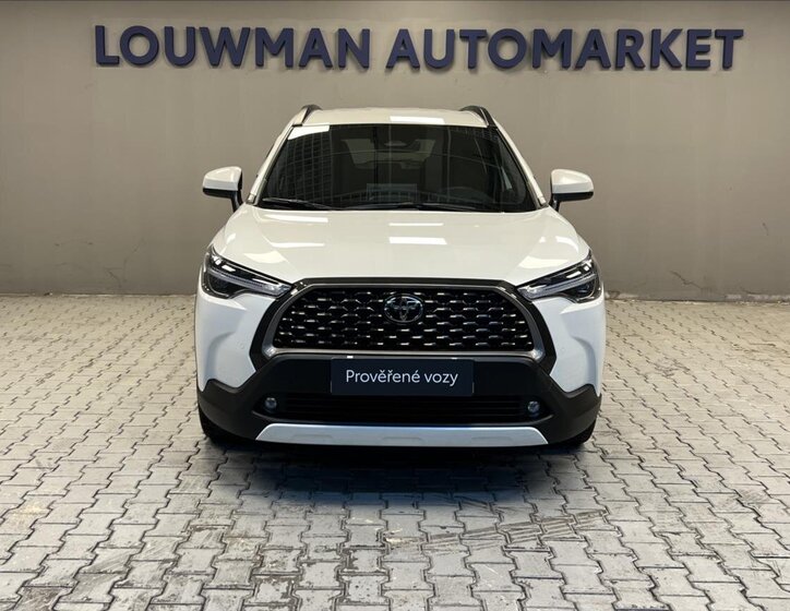 Toyota Corolla Cross 4