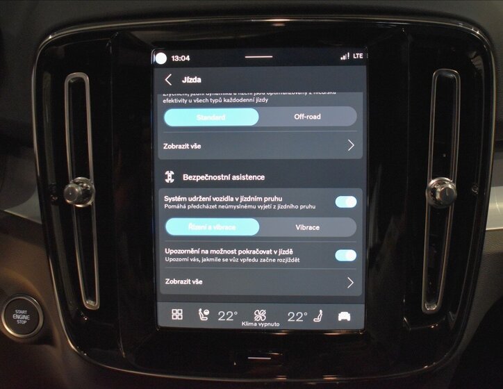 Volvo XC40 SUV / Terénní 2,0 l 145 kw