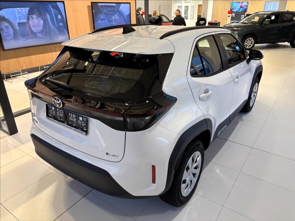 Toyota Yaris Cross SUV 1,5 l 0