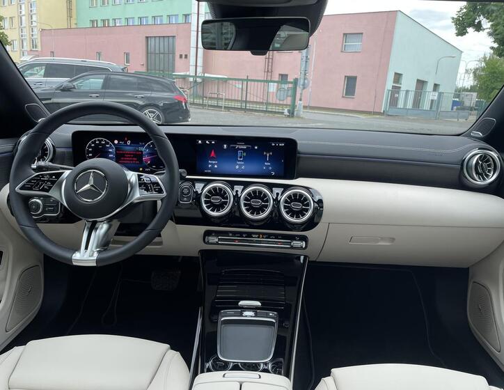 Mercedes-Benz CLA 21