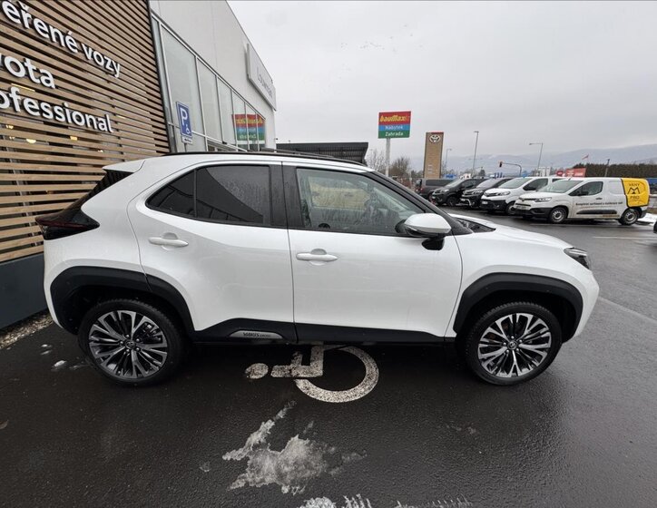 Toyota Yaris Cross SUV 1,5 l 68 kw