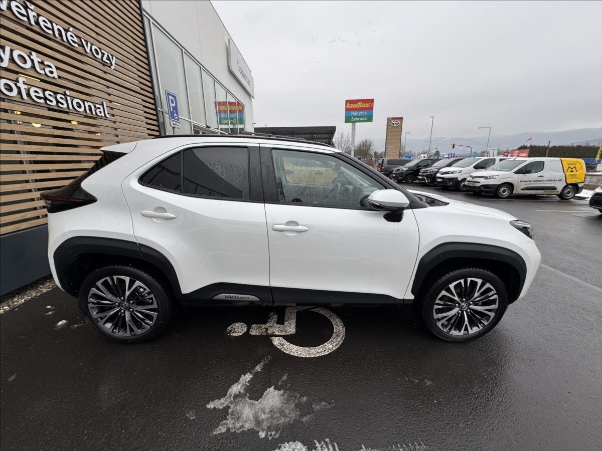 Toyota Yaris Cross SUV 1,5 l 68 kw