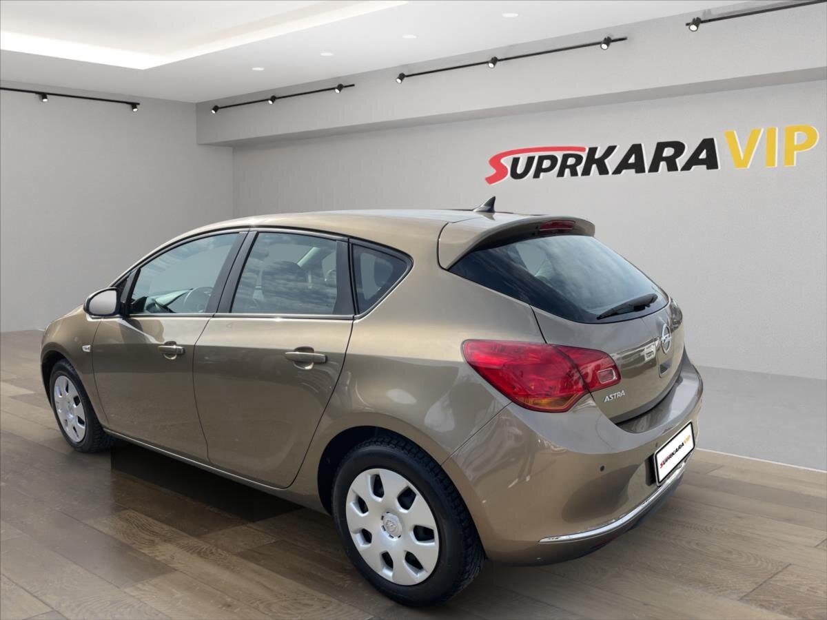 Opel Astra Hatchback 1,6 l 85 kw