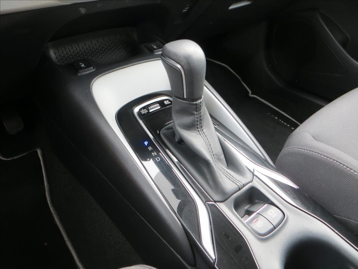 Toyota Corolla Kombi 2,0 l 112 kw