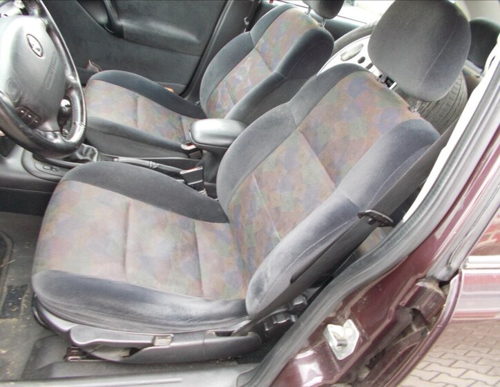 Opel Vectra Sedan 1,6 l 74 kw