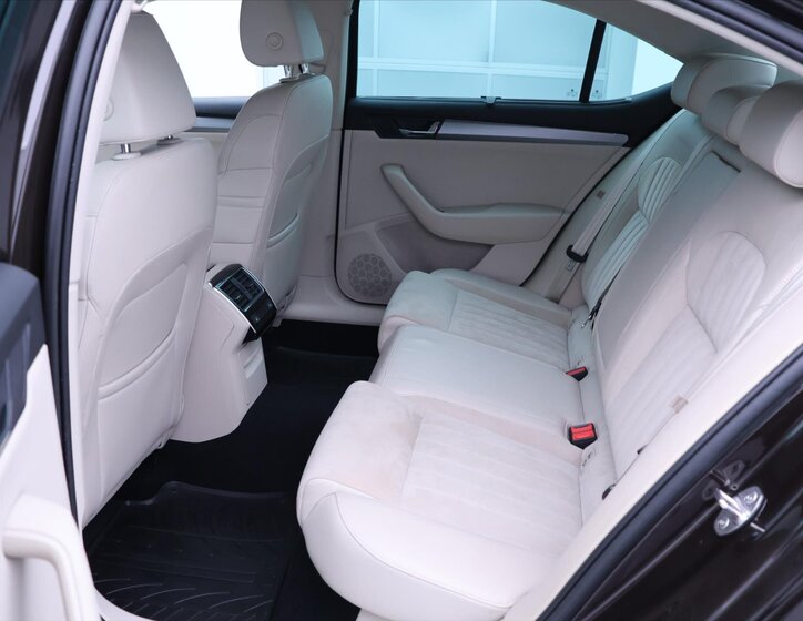 Škoda Superb Liftback 2,0 l 162 kw