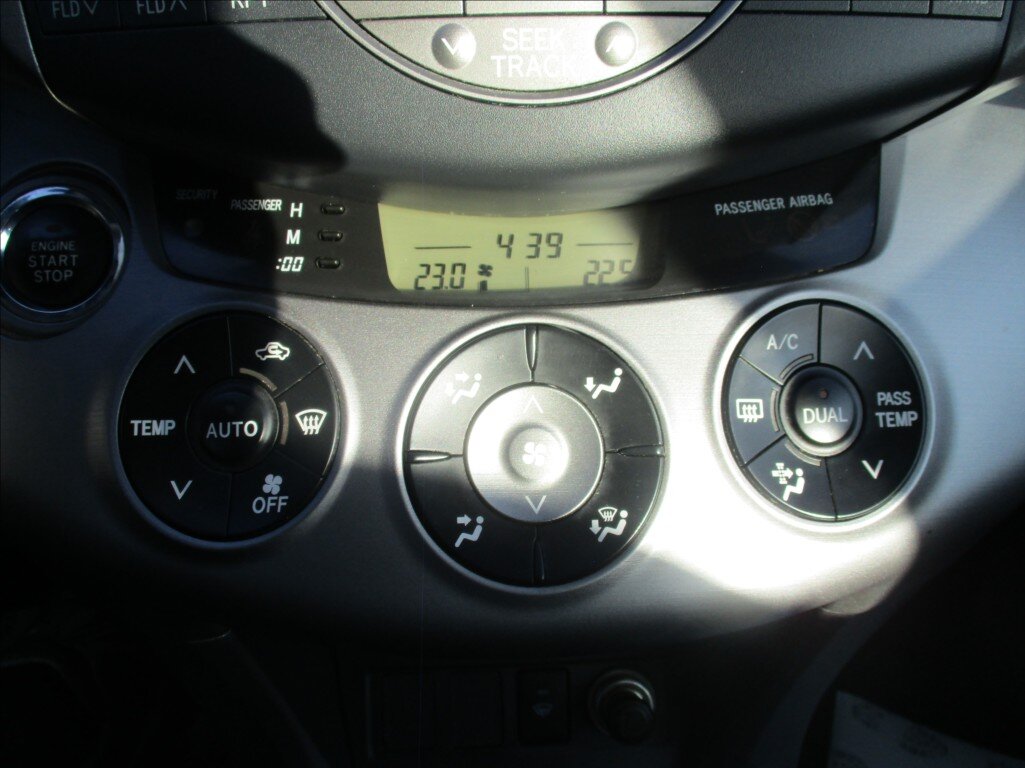 Toyota RAV4 SUV / Terénní 2,2 l 100 kw