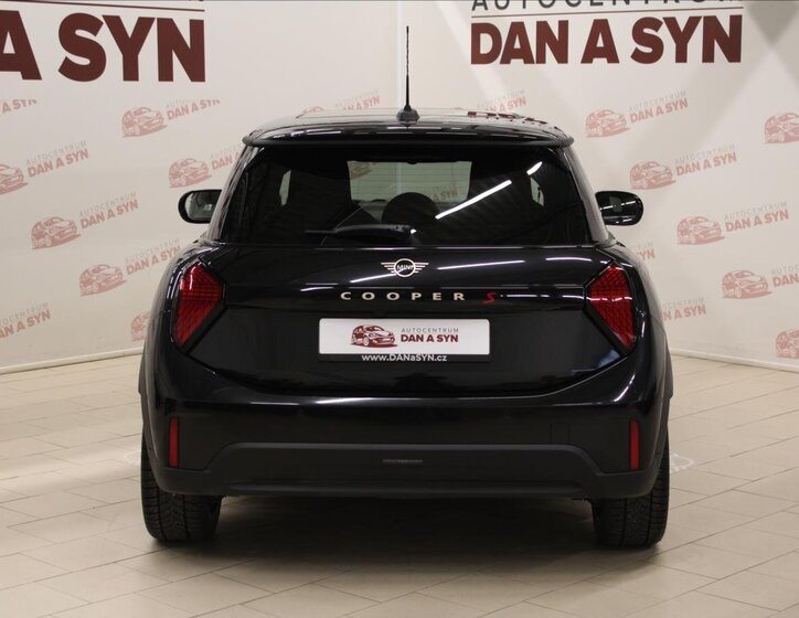 Mini Cooper Hatchback 2,0 l 150 kw