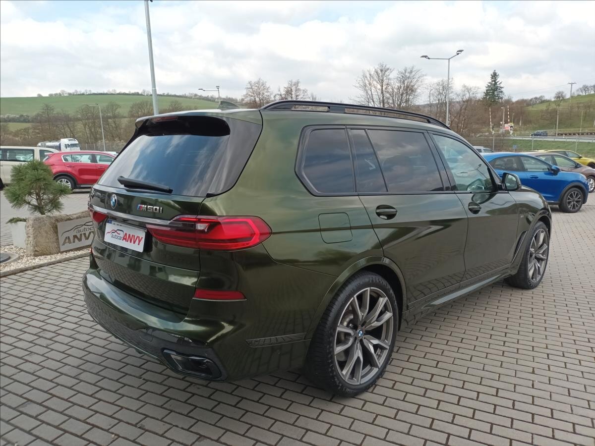BMW X7 SUV / Terénní 4,4 l 390 kw