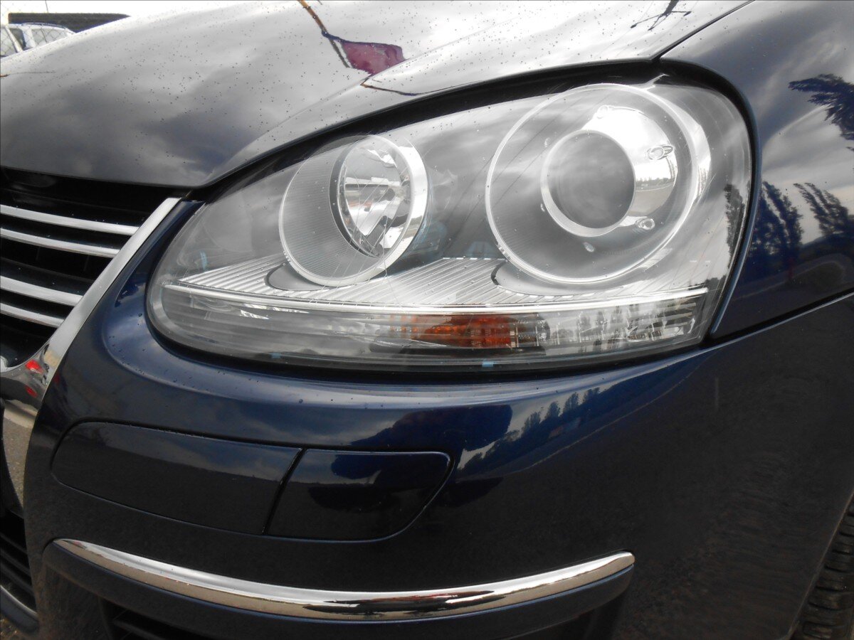 Volkswagen Jetta Sedan 2,0 l 103 kw