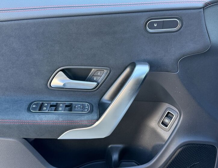 Mercedes-Benz CLA Sedan / Limuzína 2,0 l 110 kw