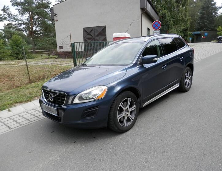 Volvo XC60 4