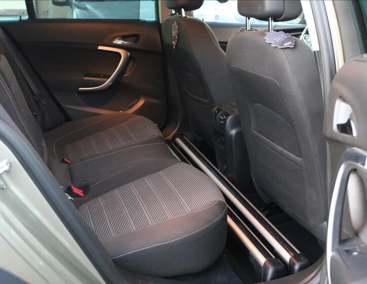 Opel Insignia Kombi 2,0 l 143 kw