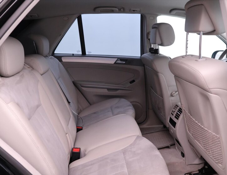 Mercedes-Benz Třídy M SUV / Terénní 3,2 l 165 kw