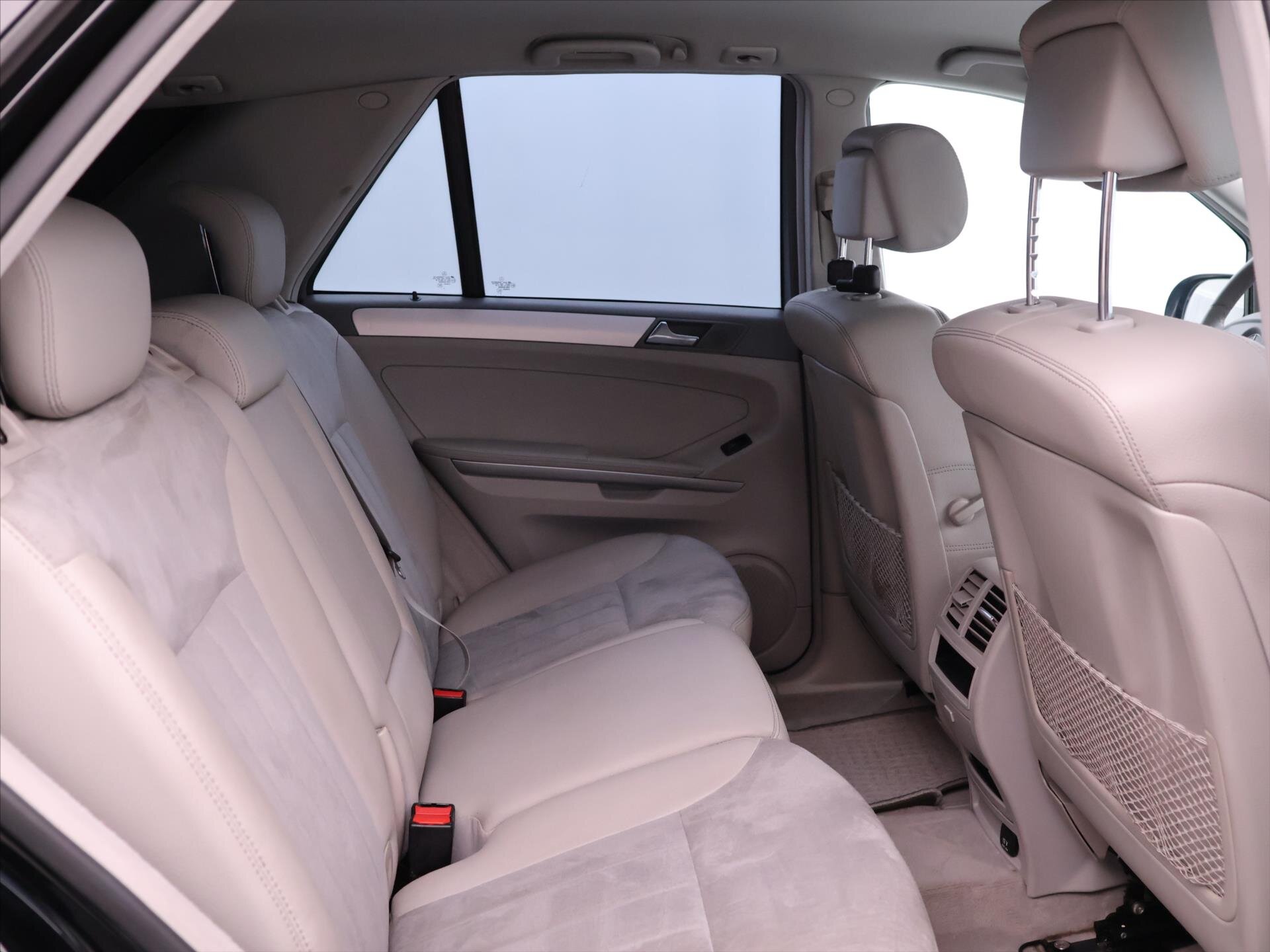 Mercedes-Benz Třídy M SUV / Terénní 3,2 l 165 kw