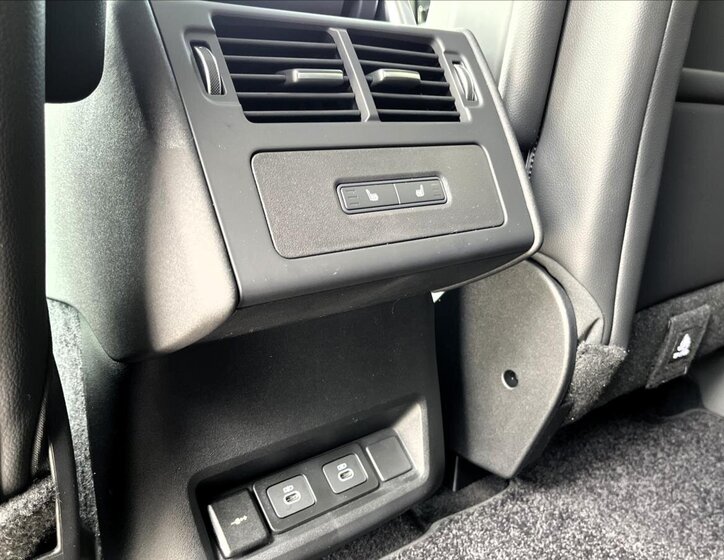 Land Rover Discovery SUV / Terénní 3,0 l 257 kw