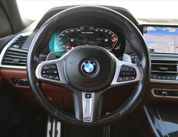 BMW X5 SUV / Terénní 4,4 l 390 kw