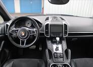 Porsche Cayenne SUV 4,1 l 283 kw