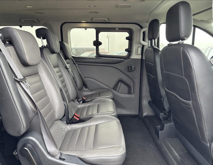 Ford Tourneo Custom Kombi 2,0 l 125 kw