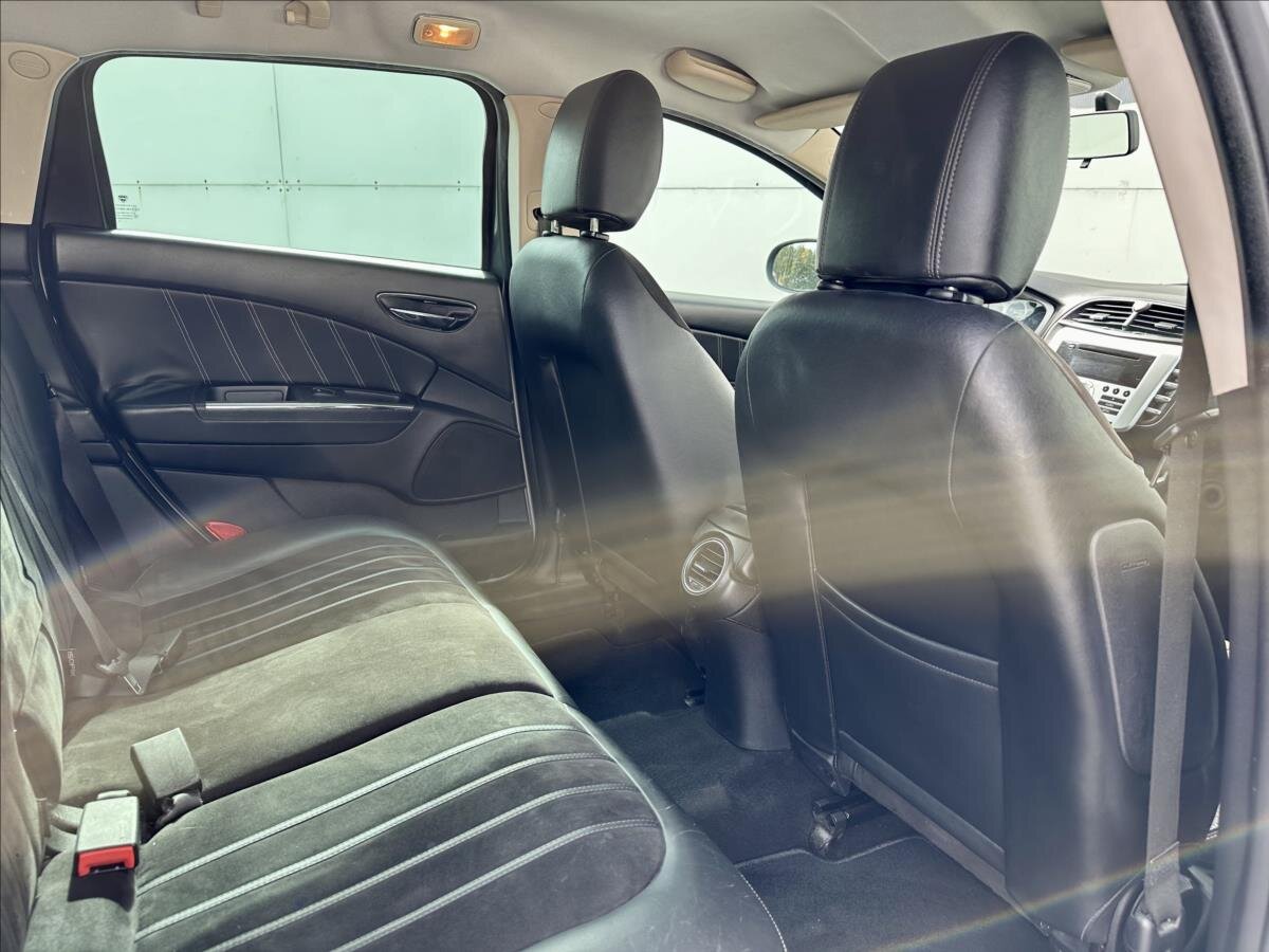 Lancia Delta Hatchback 1,6 l 88 kw