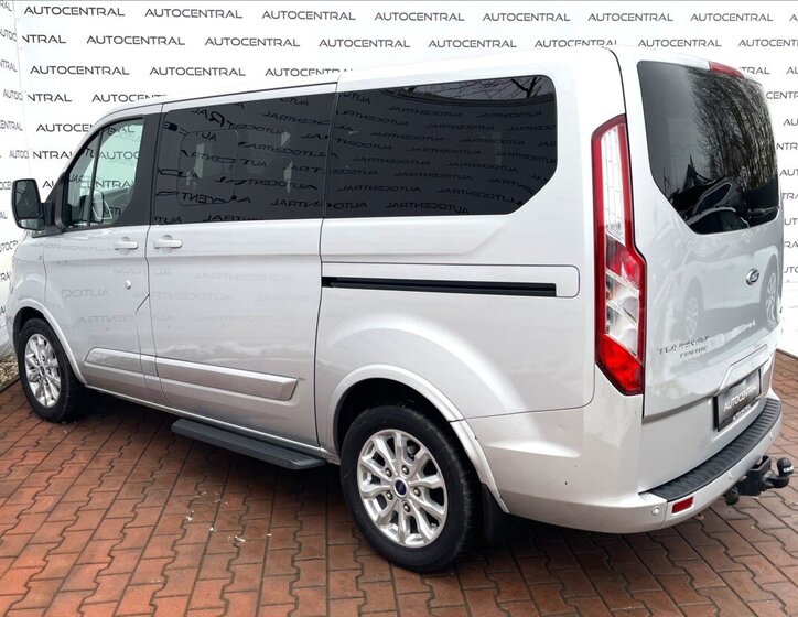 Ford Tourneo Custom MPV 2,0 l 96 kw