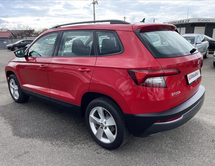 Škoda Karoq SUV 999,0 85 kw