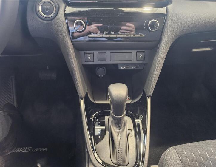 Toyota Yaris Cross 6