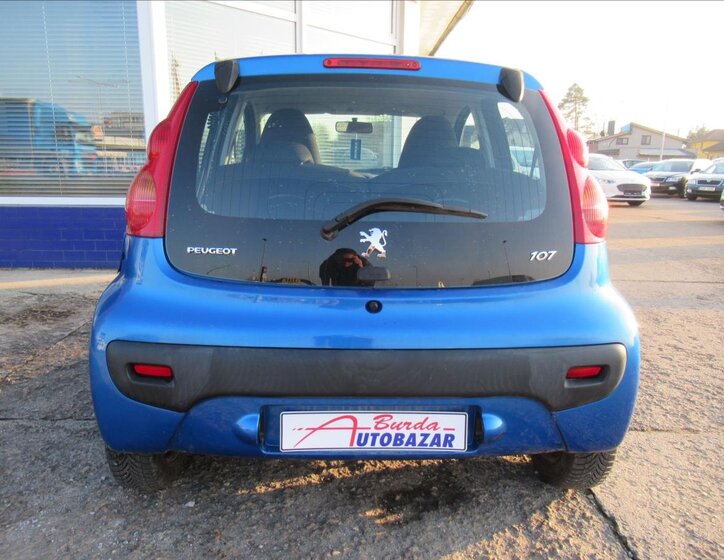 Peugeot 107 Hatchback 998,0 50 kw