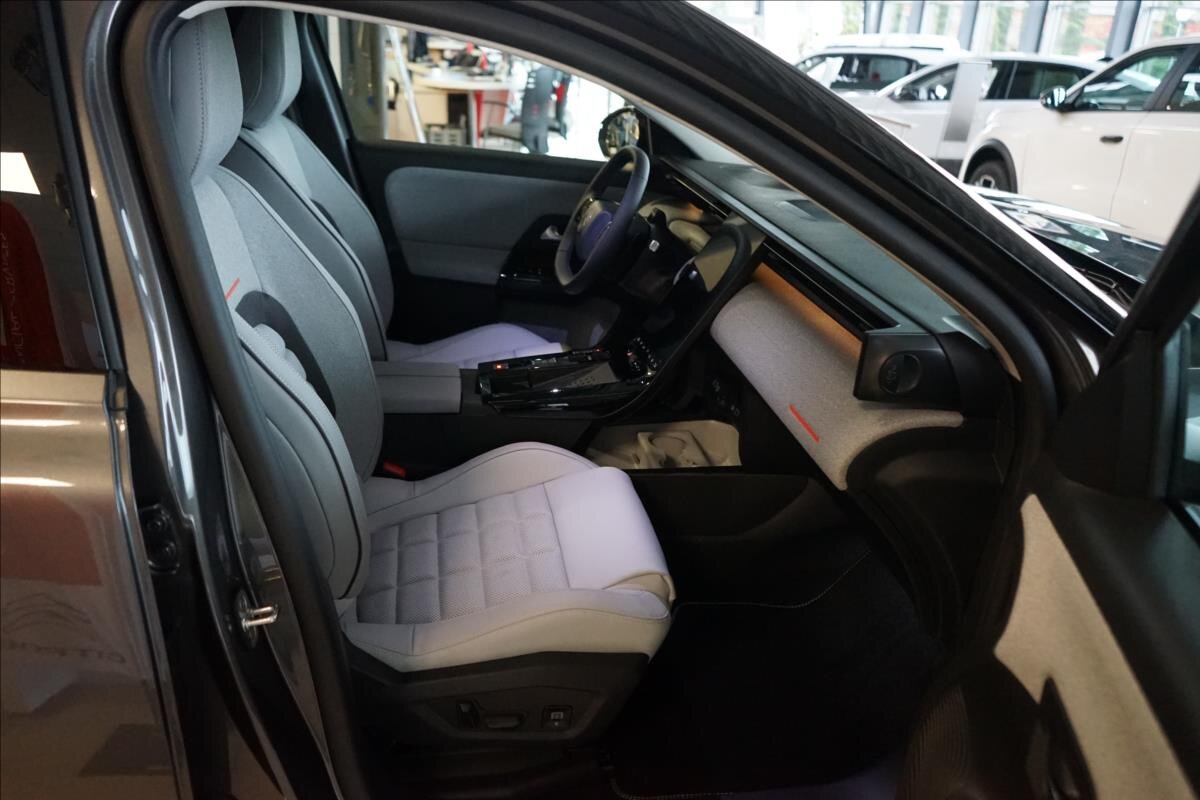 Citroën C5 Aircross SUV / Terénní 1,6 l 143 kw