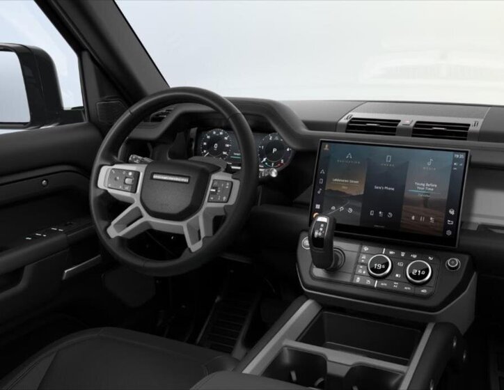 Land Rover Defender 6