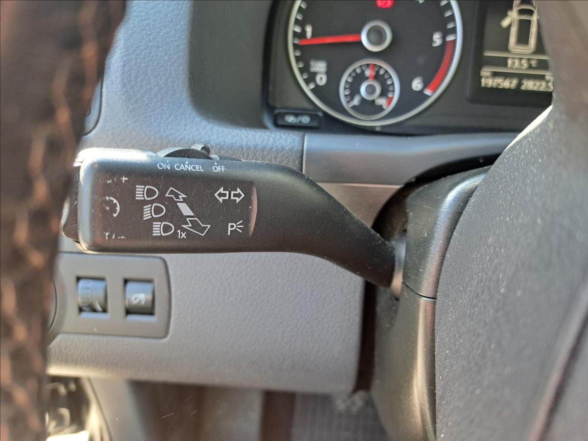 Volkswagen Touran Kombi 1,6 l 77 kw