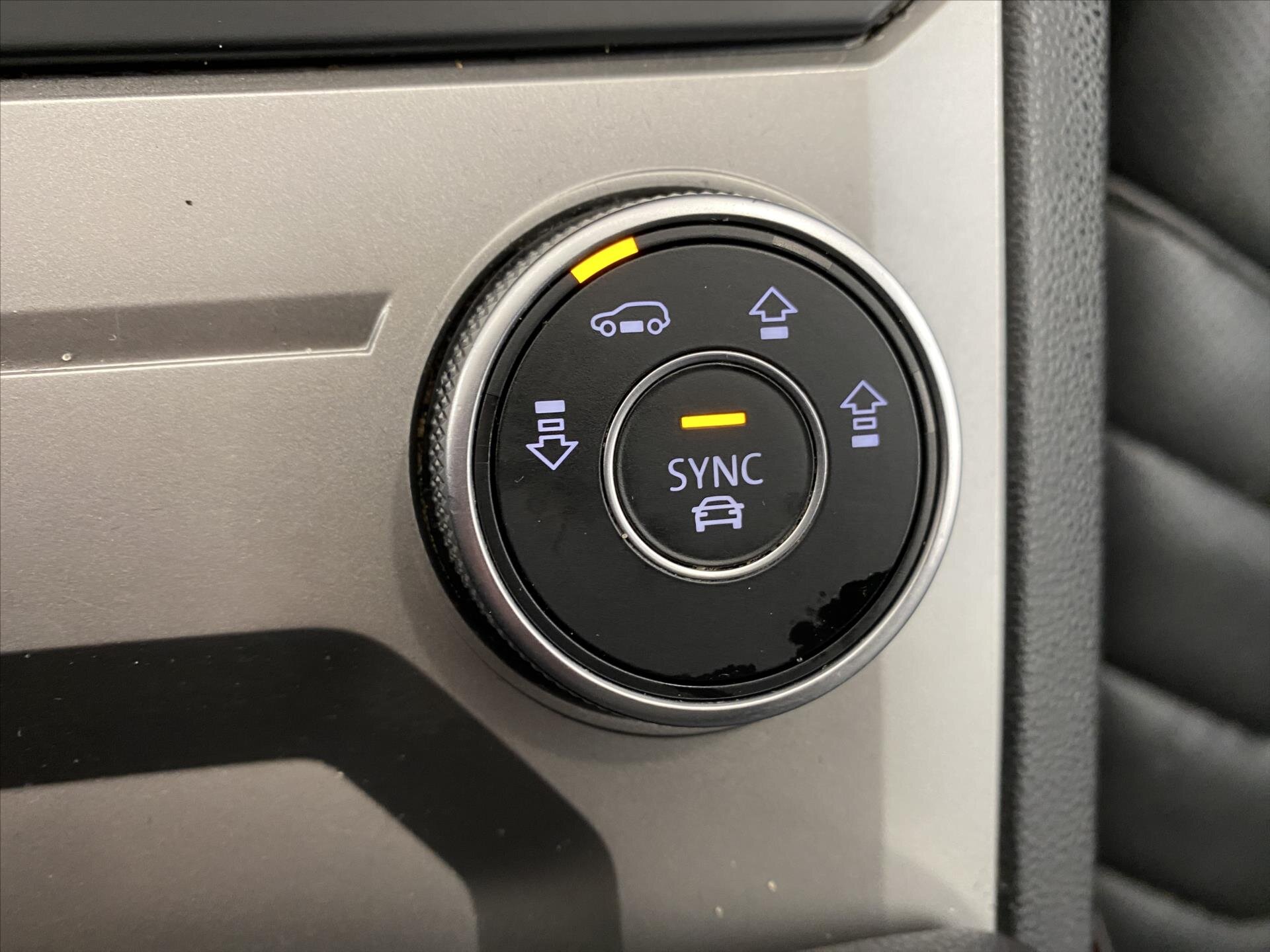 Volkswagen Touareg SUV / Terénní 3,0 l 170 kw