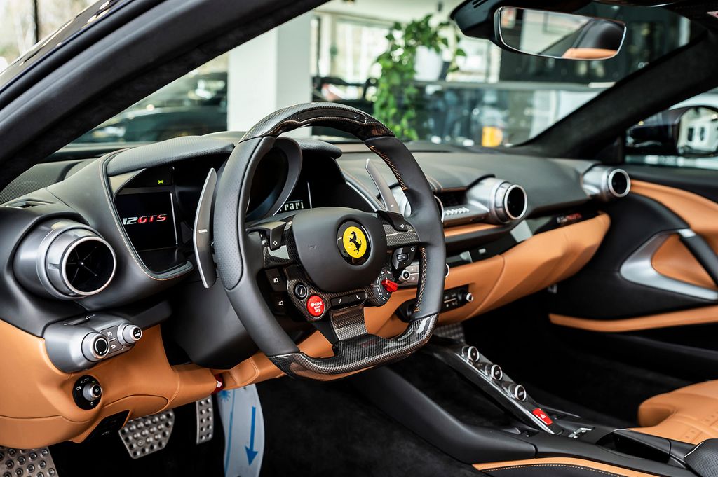Ferrari 812