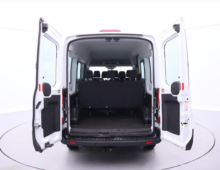 Ford Transit 9
