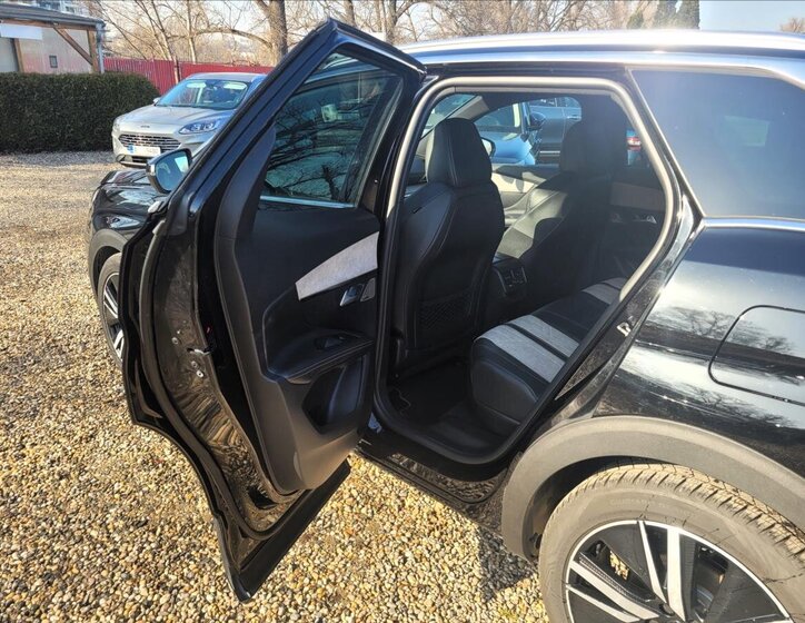 Peugeot 3008 SUV 1,6 l 133 kw