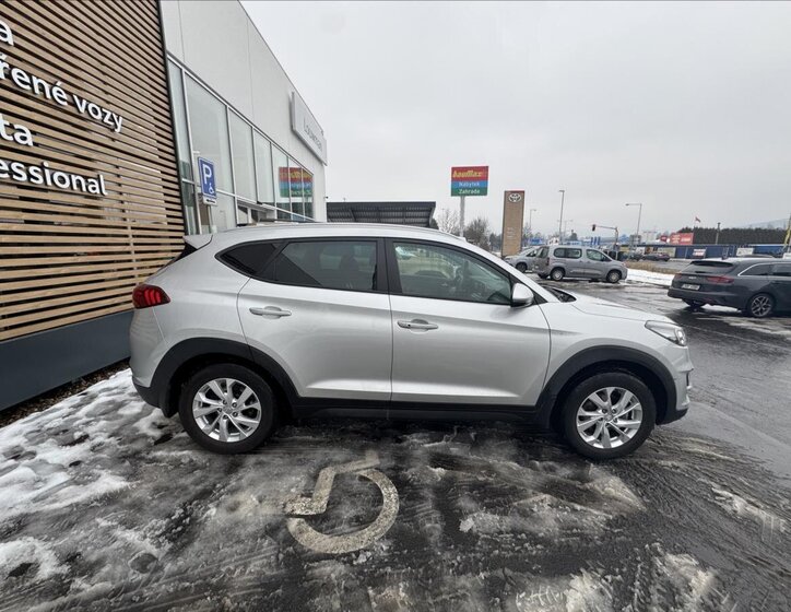 Hyundai Tucson SUV 1,6 l 97 kw