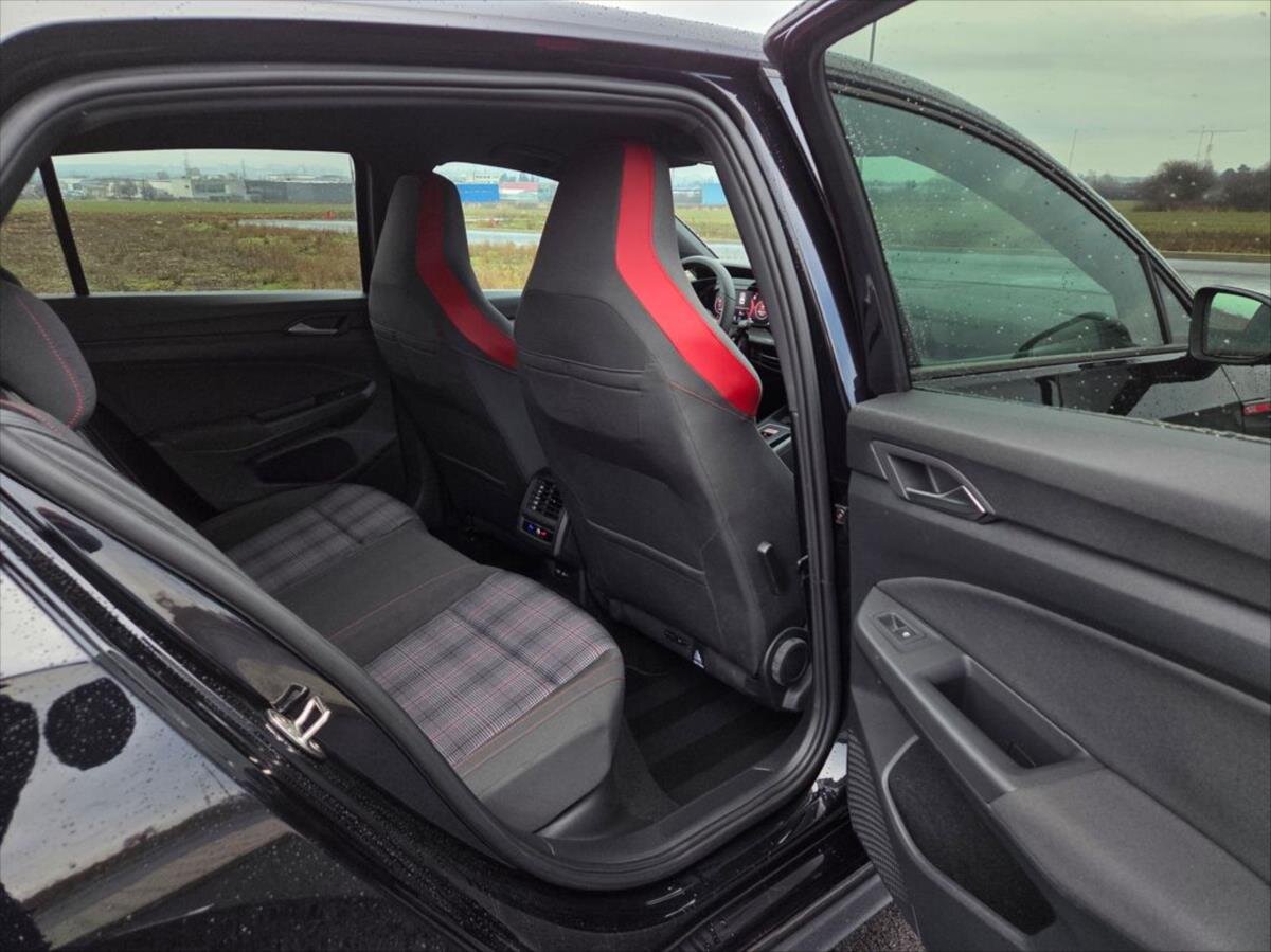 Volkswagen Golf Hatchback 2,0 l 180 kw