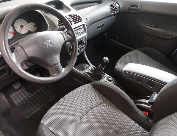 Peugeot 206 Hatchback 1,4 l 50 kw