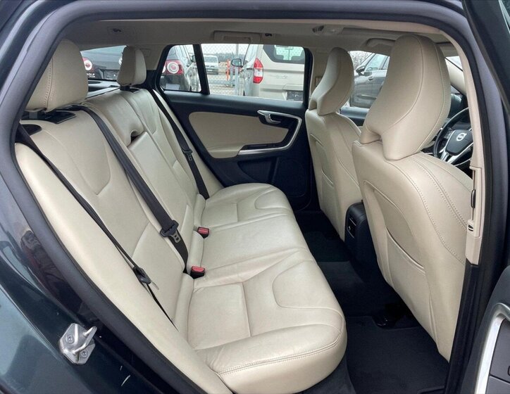 Volvo V60 Kombi 2,4 l 162 kw