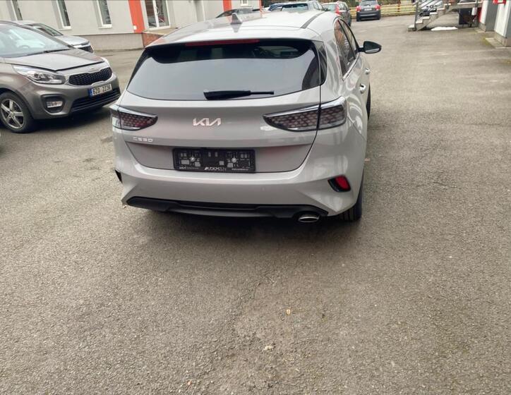 KIA Ceed 4