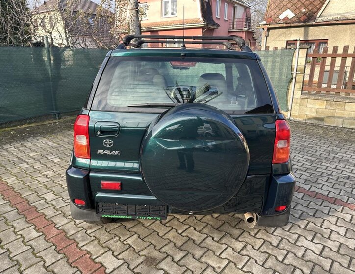 Toyota RAV4 SUV 2,0 l 110 kw