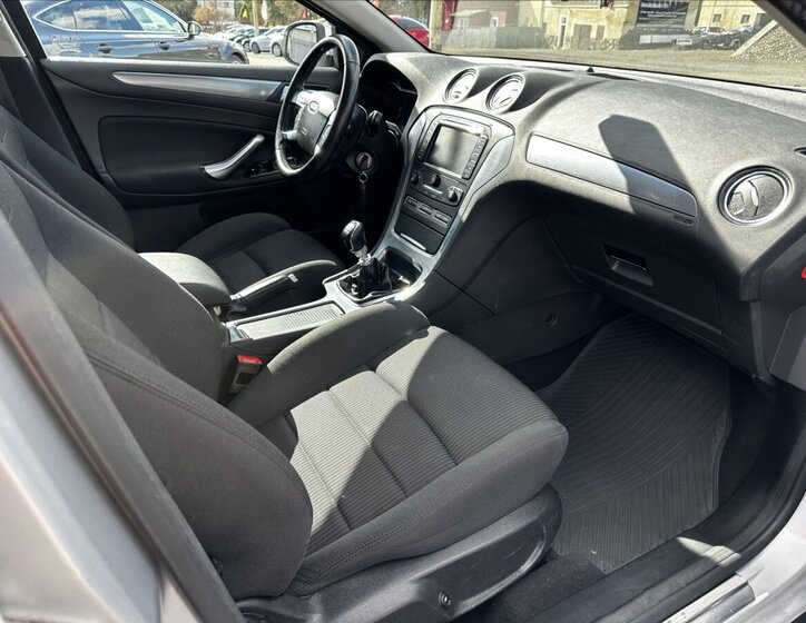 Ford Mondeo Kombi 2,0 l 103 kw