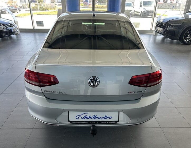 Volkswagen Passat Sedan / Limuzína 1,4 l 110 kw